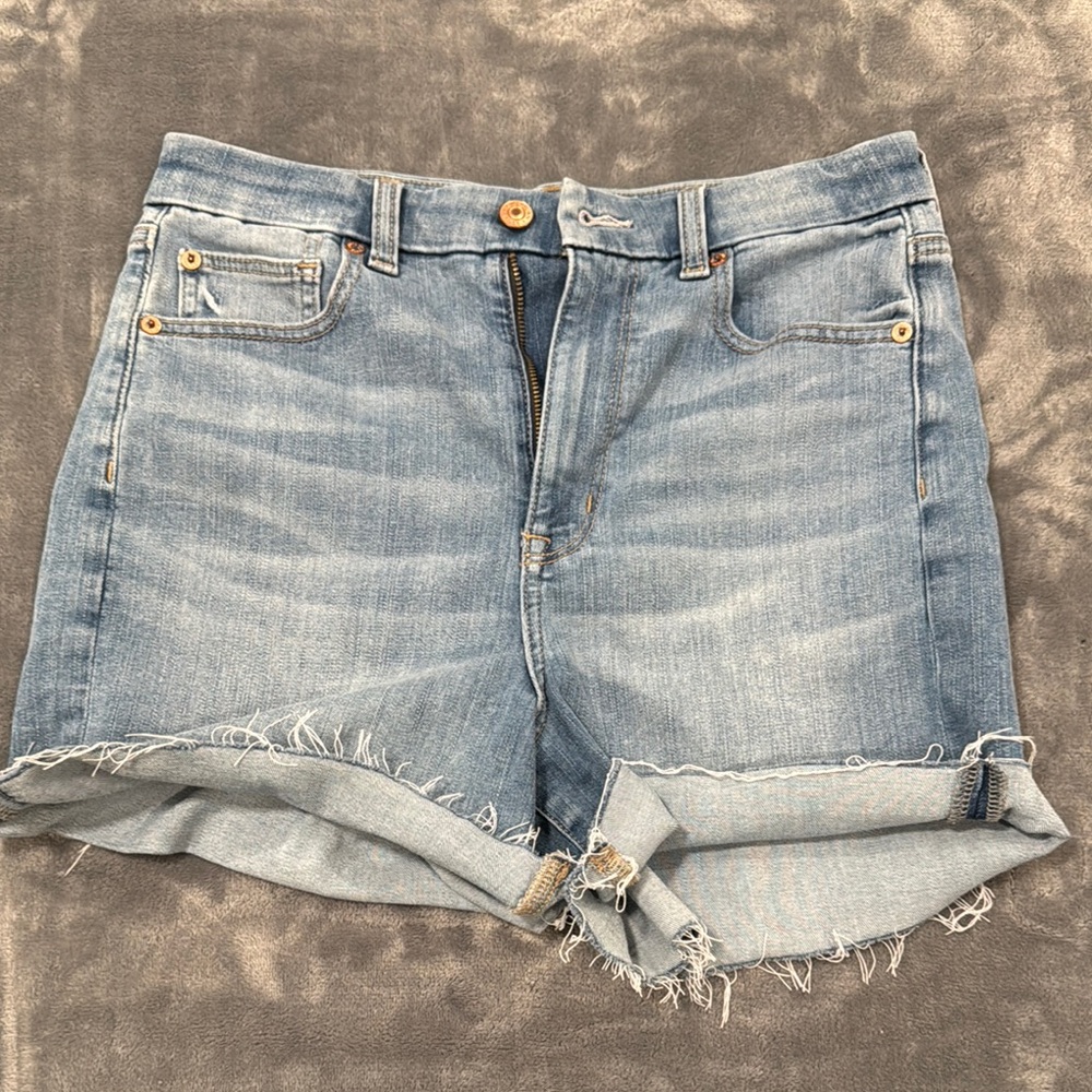 NWOT AE shorts